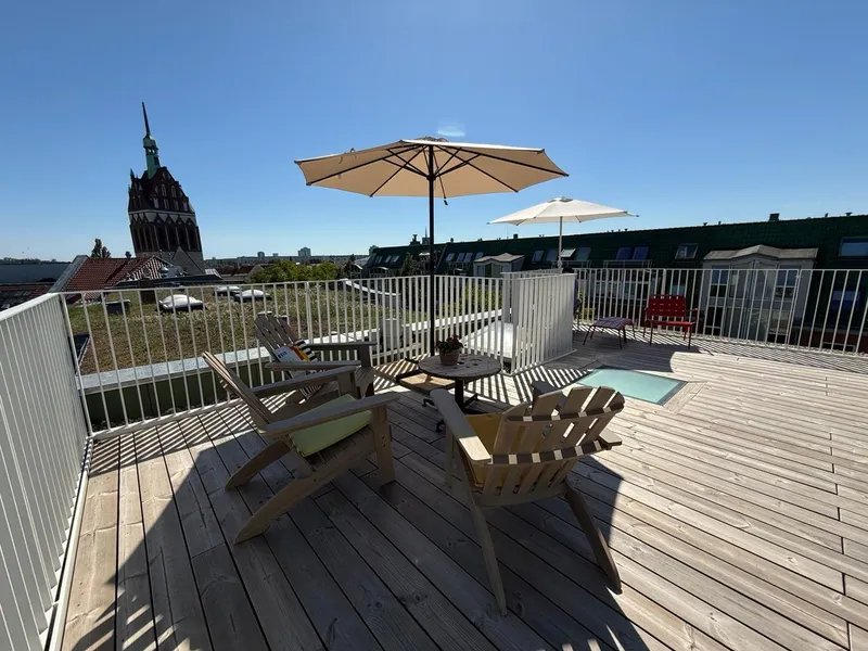Moderne, ruhige Neubau-Dachgeschosswohnung, 2- Balkone, Privataufzug und  Gemeinschaftsdachterrasse — photo 1